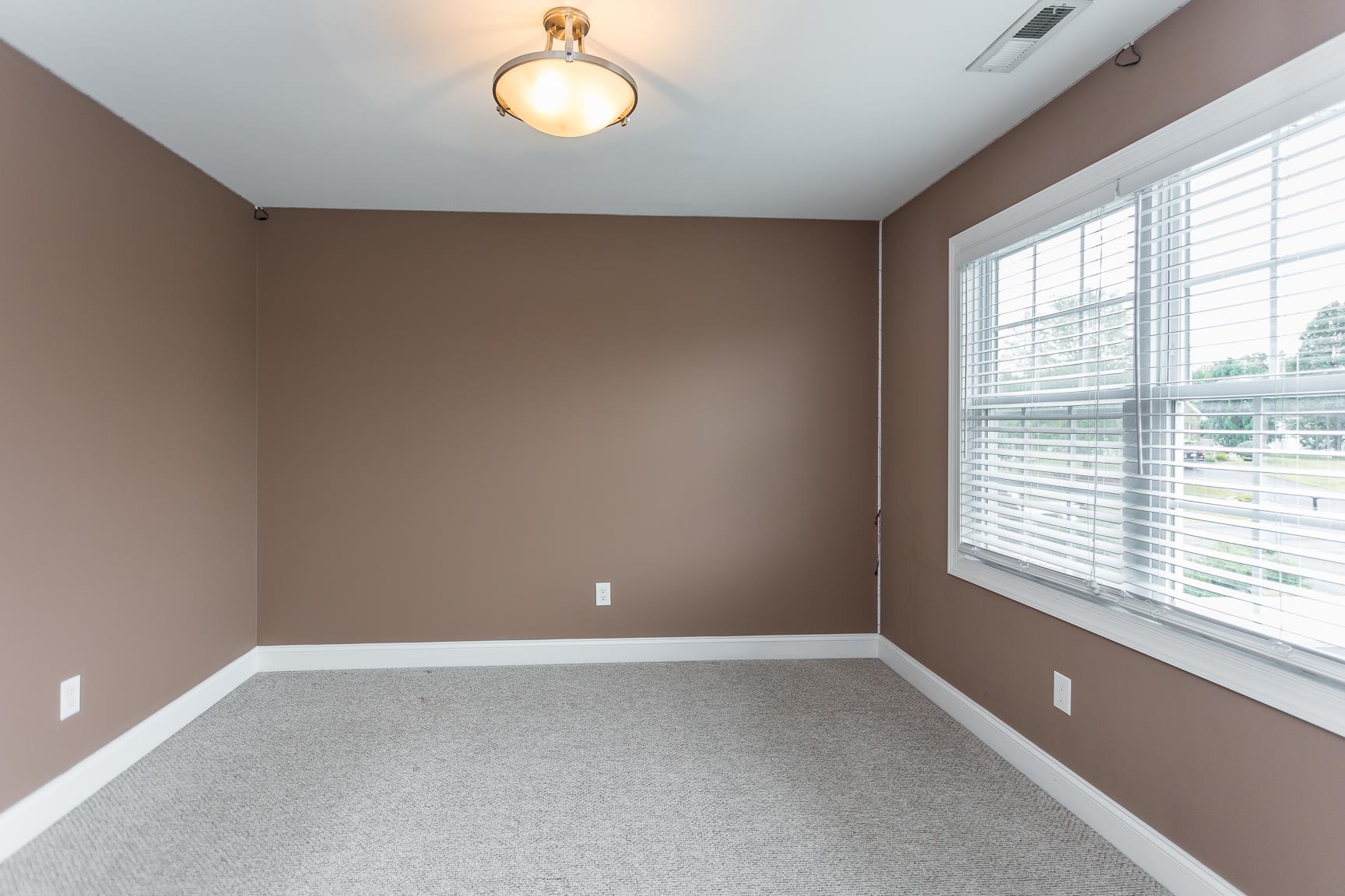 200 KENSINGTON DR, ELKTON, Virginia 22827, 4 Bedrooms Bedrooms, ,3 BathroomsBathrooms,Residential,200 KENSINGTON DR,669261 MLS # 669261