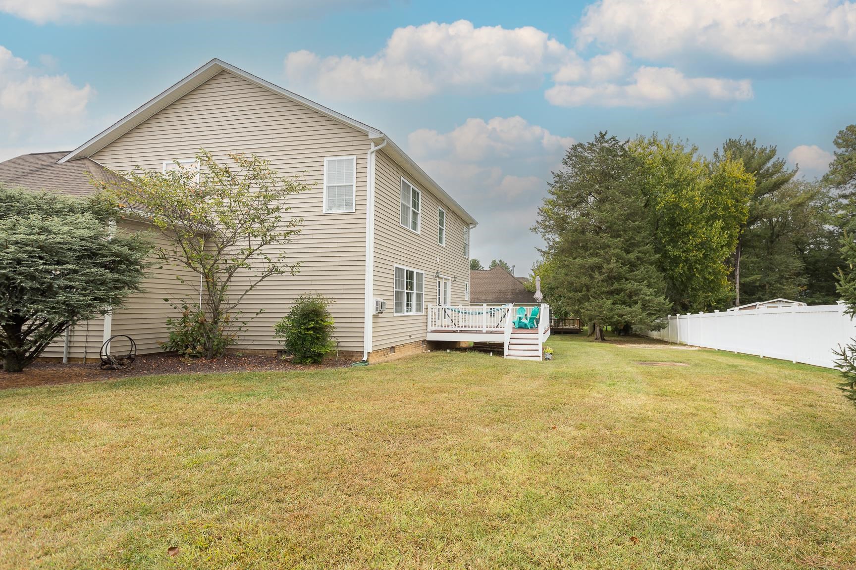 200 KENSINGTON DR, ELKTON, Virginia 22827, 4 Bedrooms Bedrooms, ,3 BathroomsBathrooms,Residential,200 KENSINGTON DR,669261 MLS # 669261