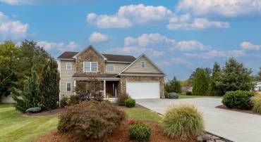 200 KENSINGTON DR, ELKTON, Virginia 22827, 4 Bedrooms Bedrooms, ,3 BathroomsBathrooms,Residential,200 KENSINGTON DR,669261 MLS # 669261