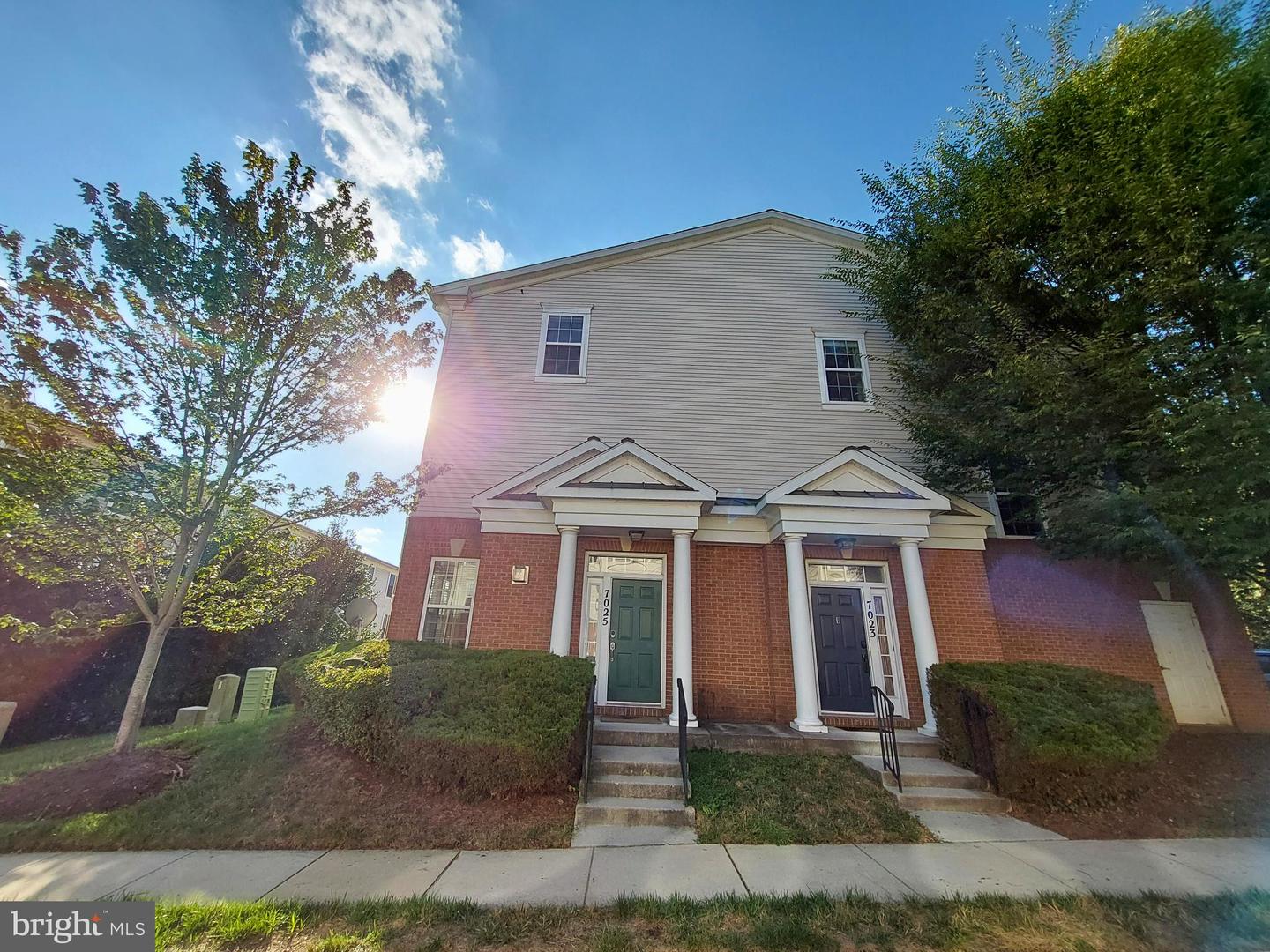 7025 HUNTLEY RUN PL, ALEXANDRIA, Virginia 22306, 3 Bedrooms Bedrooms, 10 Rooms Rooms,2 BathroomsBathrooms,Residential,For sale,7025 HUNTLEY RUN PL,VAFX2267978 MLS # VAFX2267978