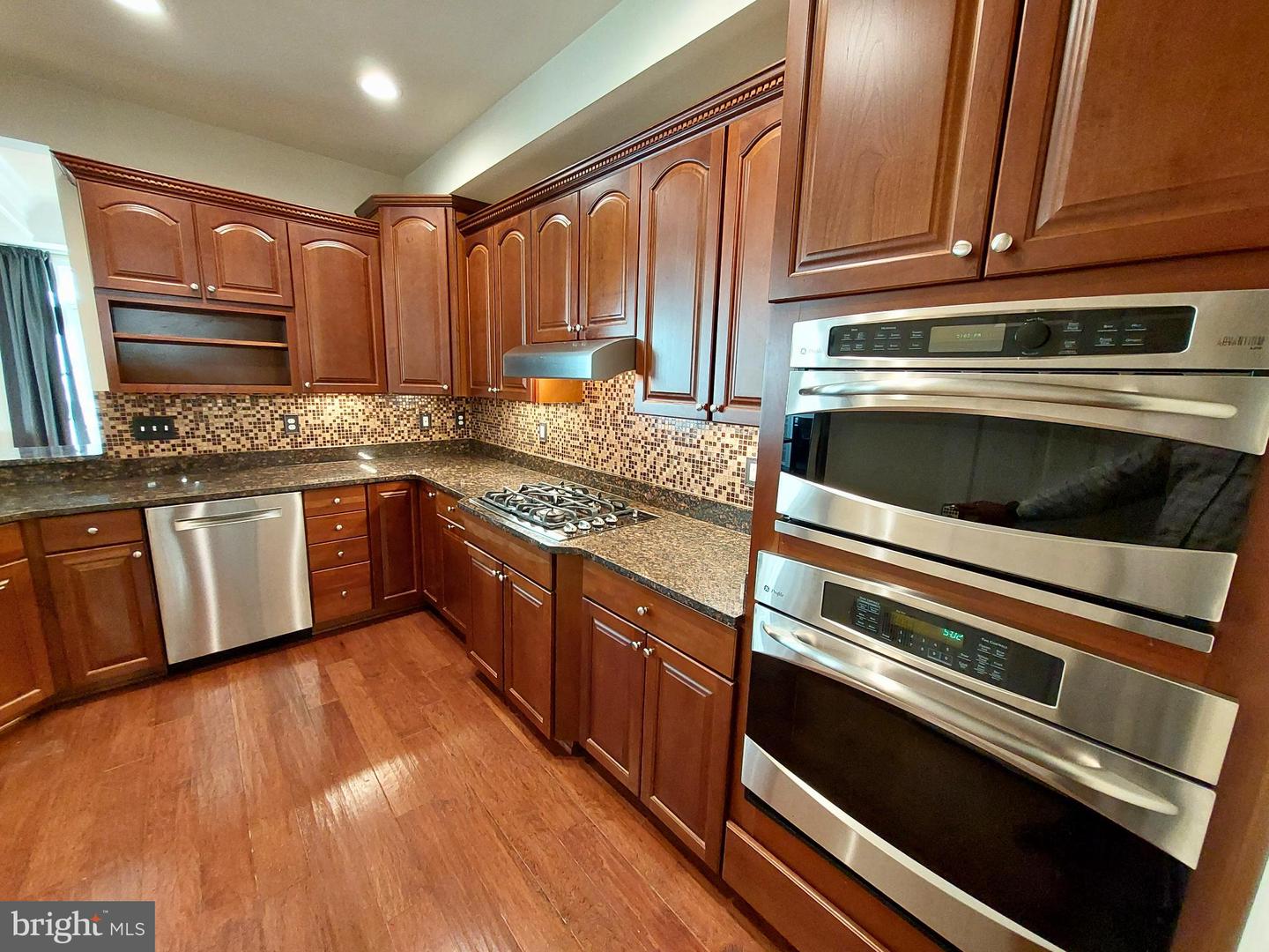 7025 HUNTLEY RUN PL, ALEXANDRIA, Virginia 22306, 3 Bedrooms Bedrooms, 10 Rooms Rooms,2 BathroomsBathrooms,Residential,For sale,7025 HUNTLEY RUN PL,VAFX2267978 MLS # VAFX2267978