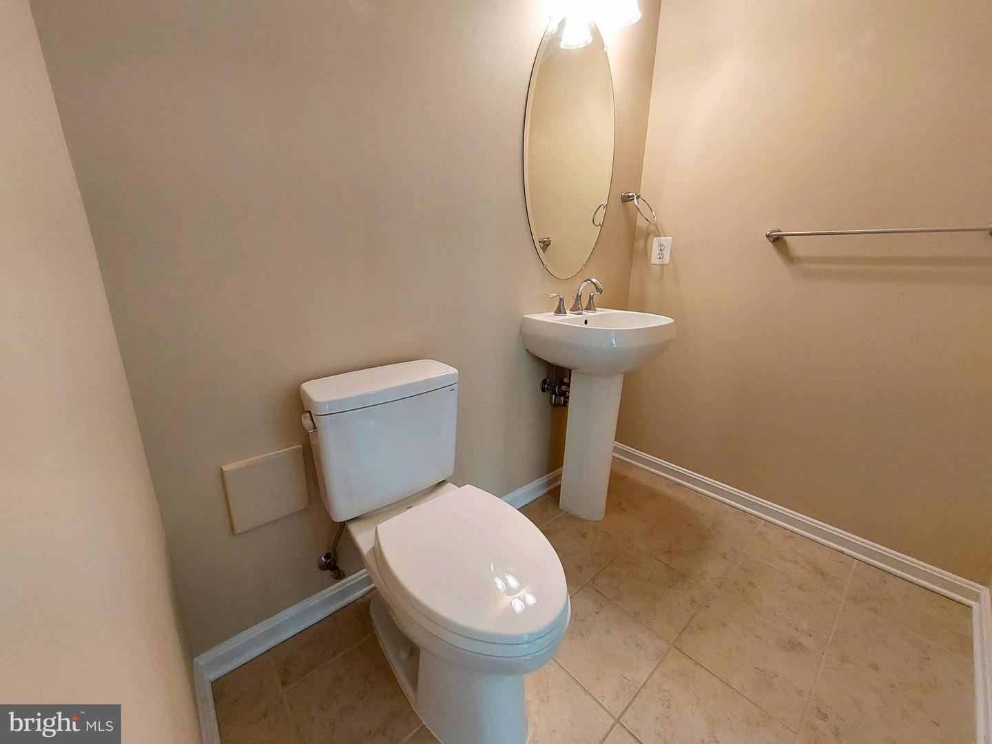 7025 HUNTLEY RUN PL, ALEXANDRIA, Virginia 22306, 3 Bedrooms Bedrooms, 10 Rooms Rooms,2 BathroomsBathrooms,Residential,For sale,7025 HUNTLEY RUN PL,VAFX2267978 MLS # VAFX2267978