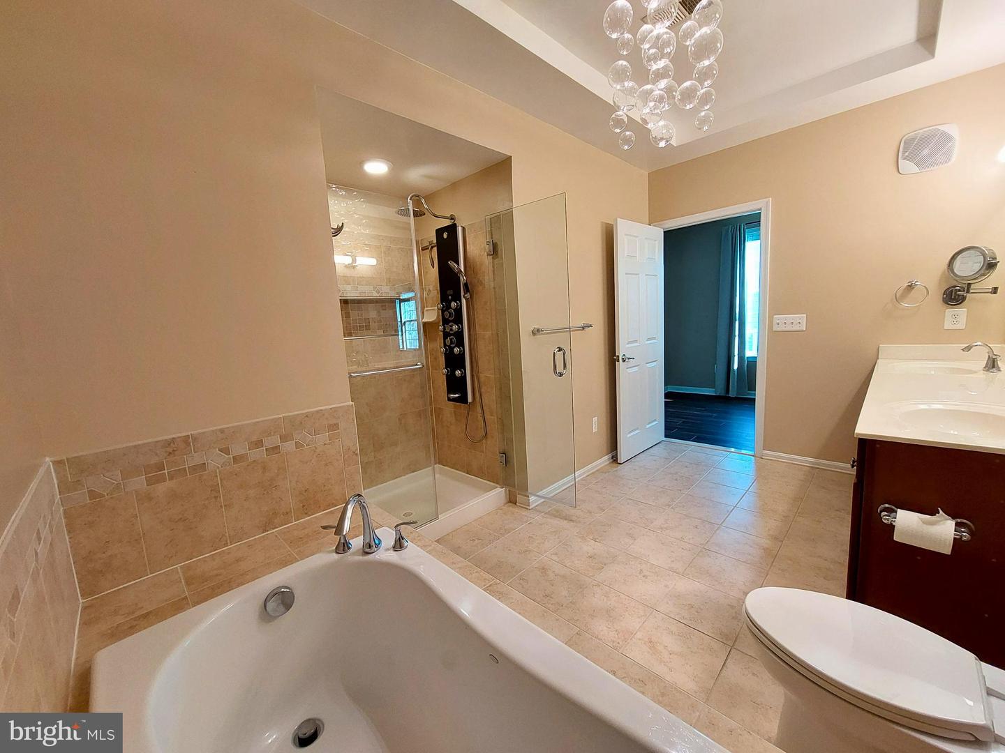 7025 HUNTLEY RUN PL, ALEXANDRIA, Virginia 22306, 3 Bedrooms Bedrooms, 10 Rooms Rooms,2 BathroomsBathrooms,Residential,For sale,7025 HUNTLEY RUN PL,VAFX2267978 MLS # VAFX2267978
