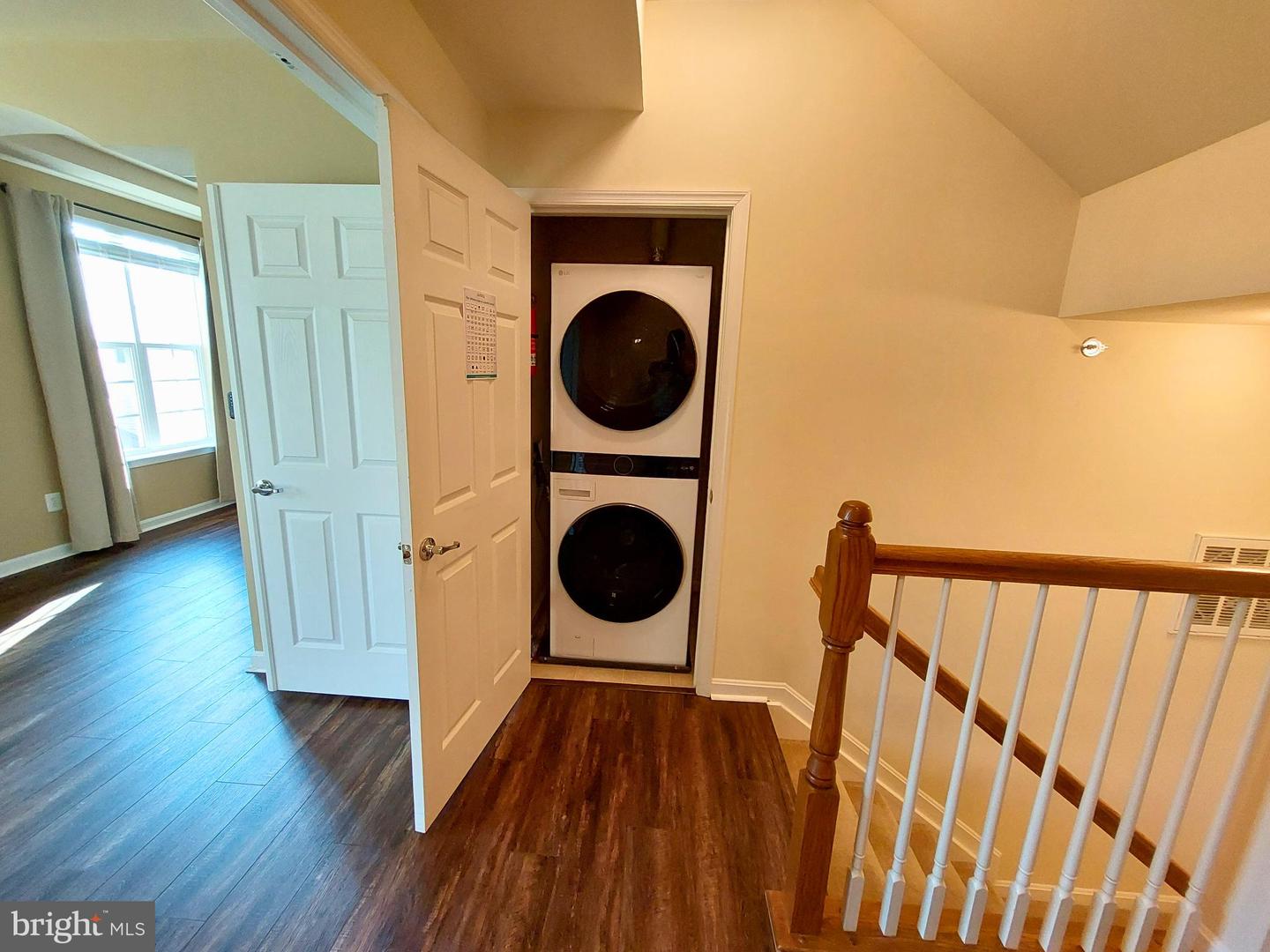 7025 HUNTLEY RUN PL, ALEXANDRIA, Virginia 22306, 3 Bedrooms Bedrooms, 10 Rooms Rooms,2 BathroomsBathrooms,Residential,For sale,7025 HUNTLEY RUN PL,VAFX2267978 MLS # VAFX2267978