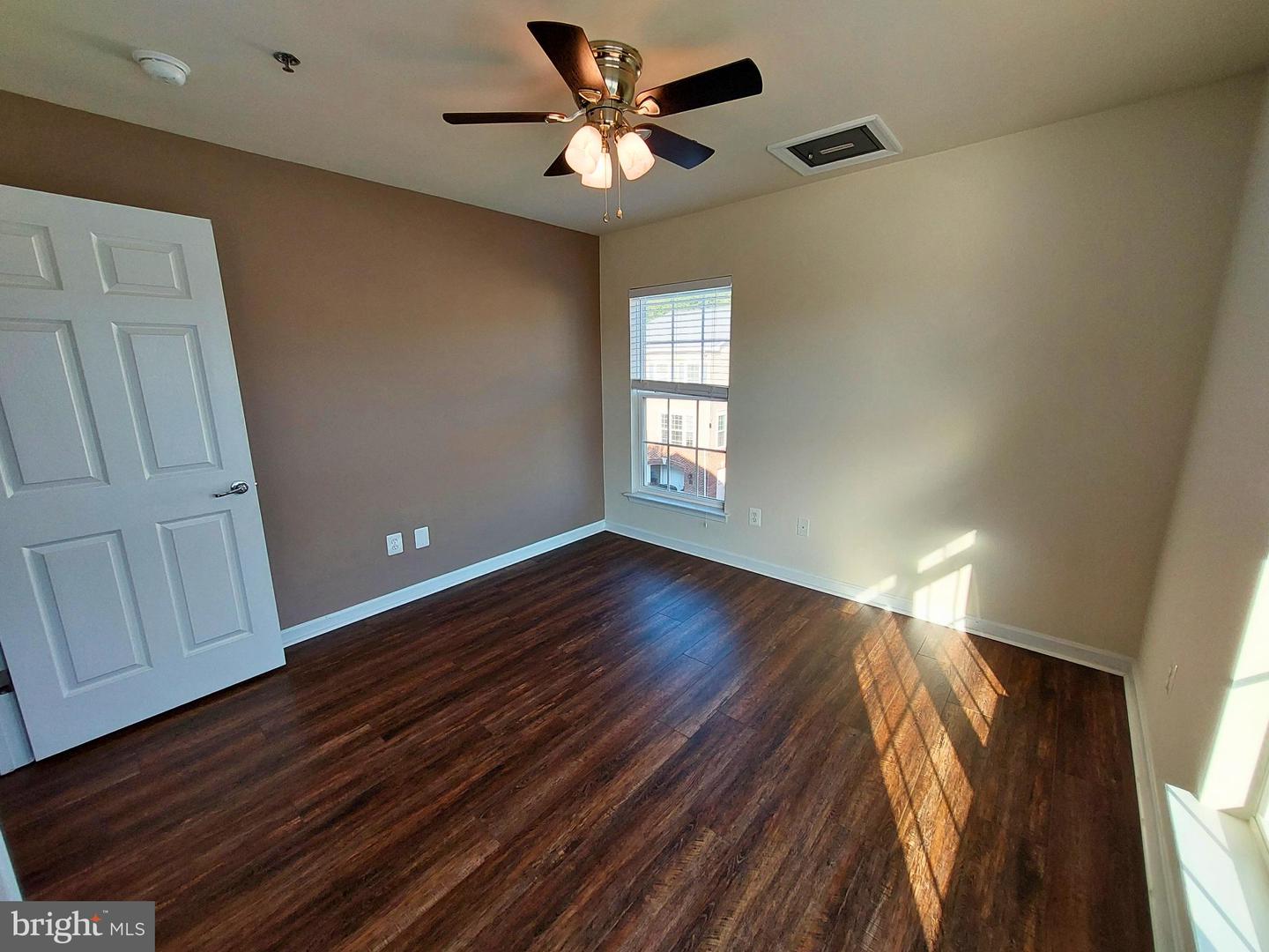 7025 HUNTLEY RUN PL, ALEXANDRIA, Virginia 22306, 3 Bedrooms Bedrooms, 10 Rooms Rooms,2 BathroomsBathrooms,Residential,For sale,7025 HUNTLEY RUN PL,VAFX2267978 MLS # VAFX2267978