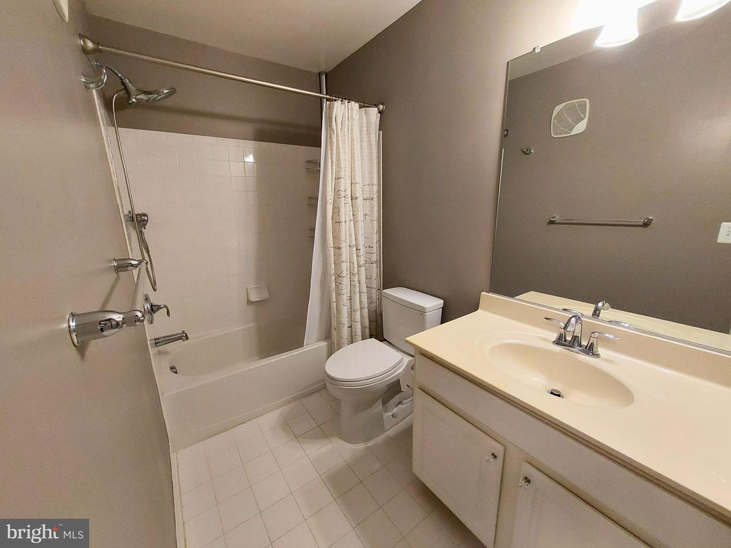 7025 HUNTLEY RUN PL, ALEXANDRIA, Virginia 22306, 3 Bedrooms Bedrooms, 10 Rooms Rooms,2 BathroomsBathrooms,Residential,For sale,7025 HUNTLEY RUN PL,VAFX2267978 MLS # VAFX2267978