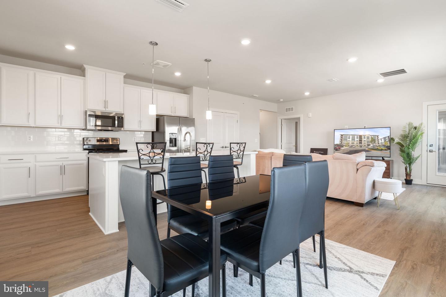 12880 MOSAIC PARK WAY #1-X, HERNDON, Virginia 20171, 2 Bedrooms Bedrooms, 5 Rooms Rooms,2 BathroomsBathrooms,Residential,For sale,12880 MOSAIC PARK WAY #1-X,VAFX2267980 MLS # VAFX2267980