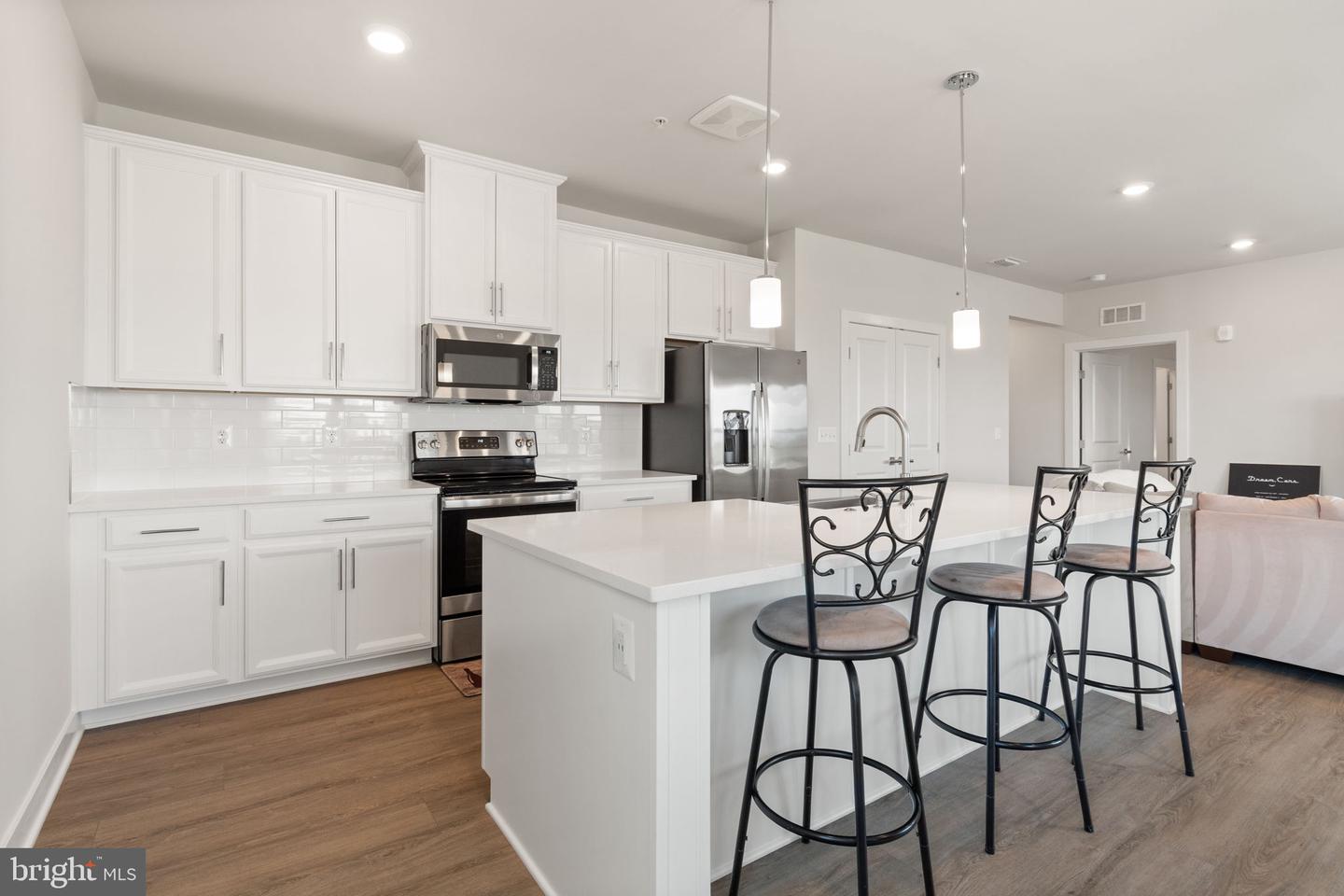 12880 MOSAIC PARK WAY #1-X, HERNDON, Virginia 20171, 2 Bedrooms Bedrooms, 5 Rooms Rooms,2 BathroomsBathrooms,Residential,For sale,12880 MOSAIC PARK WAY #1-X,VAFX2267980 MLS # VAFX2267980