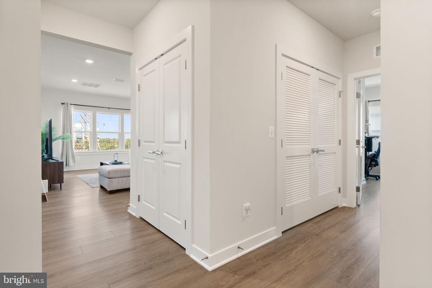 12880 MOSAIC PARK WAY #1-X, HERNDON, Virginia 20171, 2 Bedrooms Bedrooms, 5 Rooms Rooms,2 BathroomsBathrooms,Residential,For sale,12880 MOSAIC PARK WAY #1-X,VAFX2267980 MLS # VAFX2267980