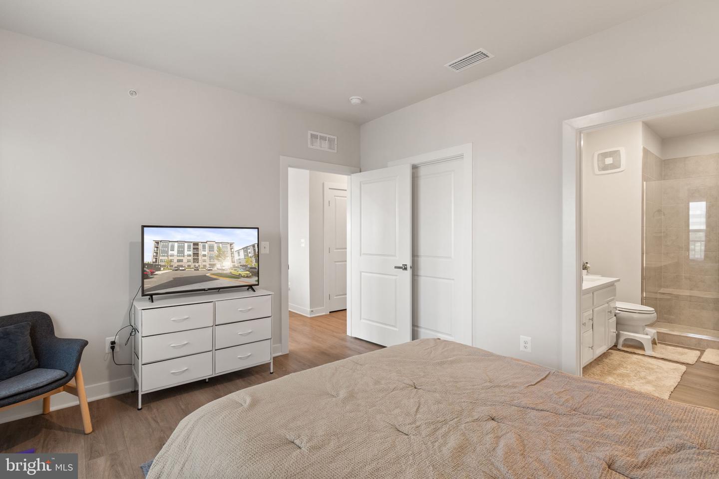 12880 MOSAIC PARK WAY #1-X, HERNDON, Virginia 20171, 2 Bedrooms Bedrooms, 5 Rooms Rooms,2 BathroomsBathrooms,Residential,For sale,12880 MOSAIC PARK WAY #1-X,VAFX2267980 MLS # VAFX2267980