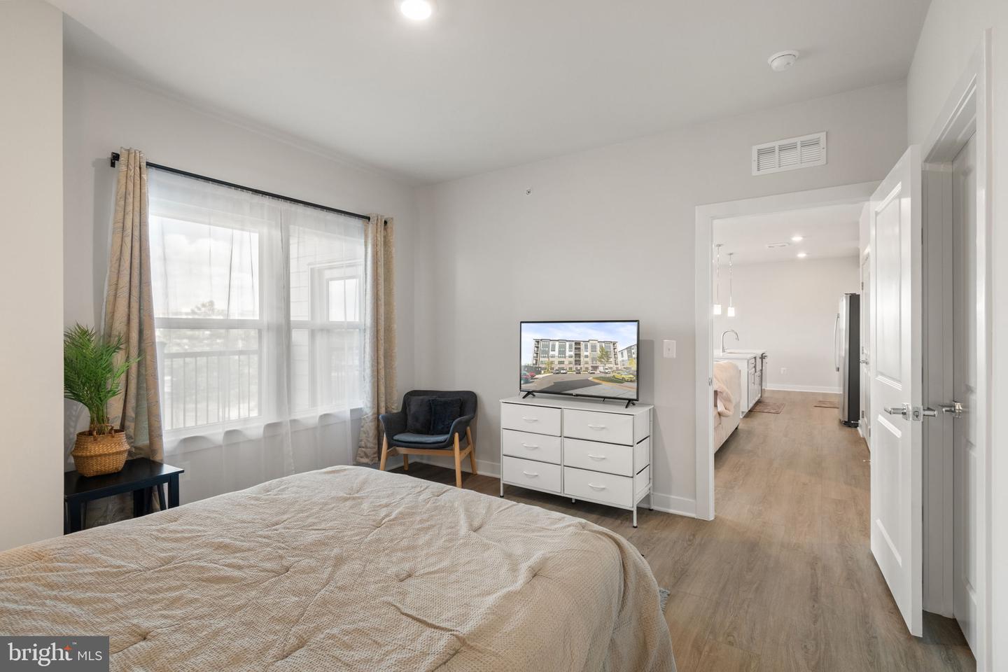 12880 MOSAIC PARK WAY #1-X, HERNDON, Virginia 20171, 2 Bedrooms Bedrooms, 5 Rooms Rooms,2 BathroomsBathrooms,Residential,For sale,12880 MOSAIC PARK WAY #1-X,VAFX2267980 MLS # VAFX2267980