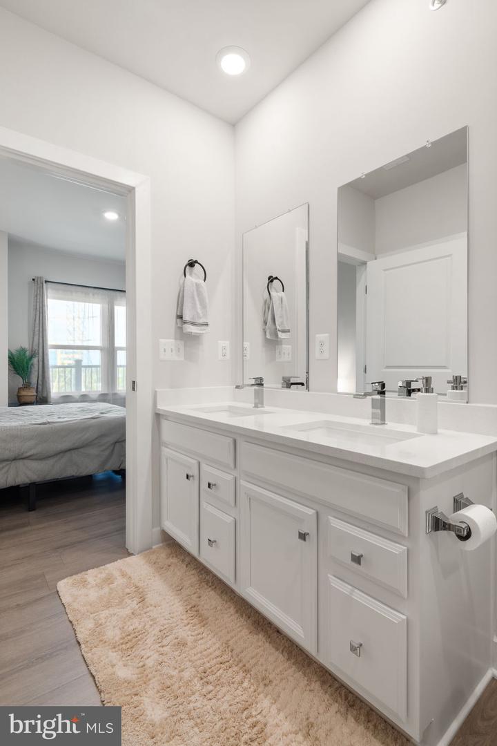 12880 MOSAIC PARK WAY #1-X, HERNDON, Virginia 20171, 2 Bedrooms Bedrooms, 5 Rooms Rooms,2 BathroomsBathrooms,Residential,For sale,12880 MOSAIC PARK WAY #1-X,VAFX2267980 MLS # VAFX2267980