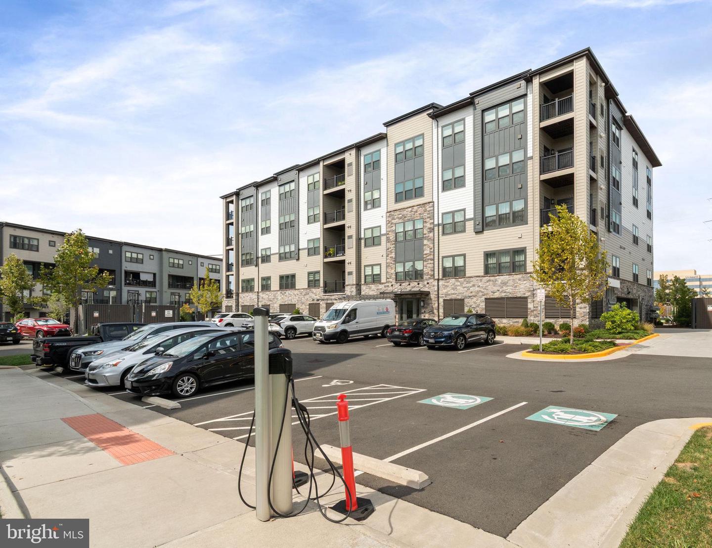 12880 MOSAIC PARK WAY #1-X, HERNDON, Virginia 20171, 2 Bedrooms Bedrooms, 5 Rooms Rooms,2 BathroomsBathrooms,Residential,For sale,12880 MOSAIC PARK WAY #1-X,VAFX2267980 MLS # VAFX2267980