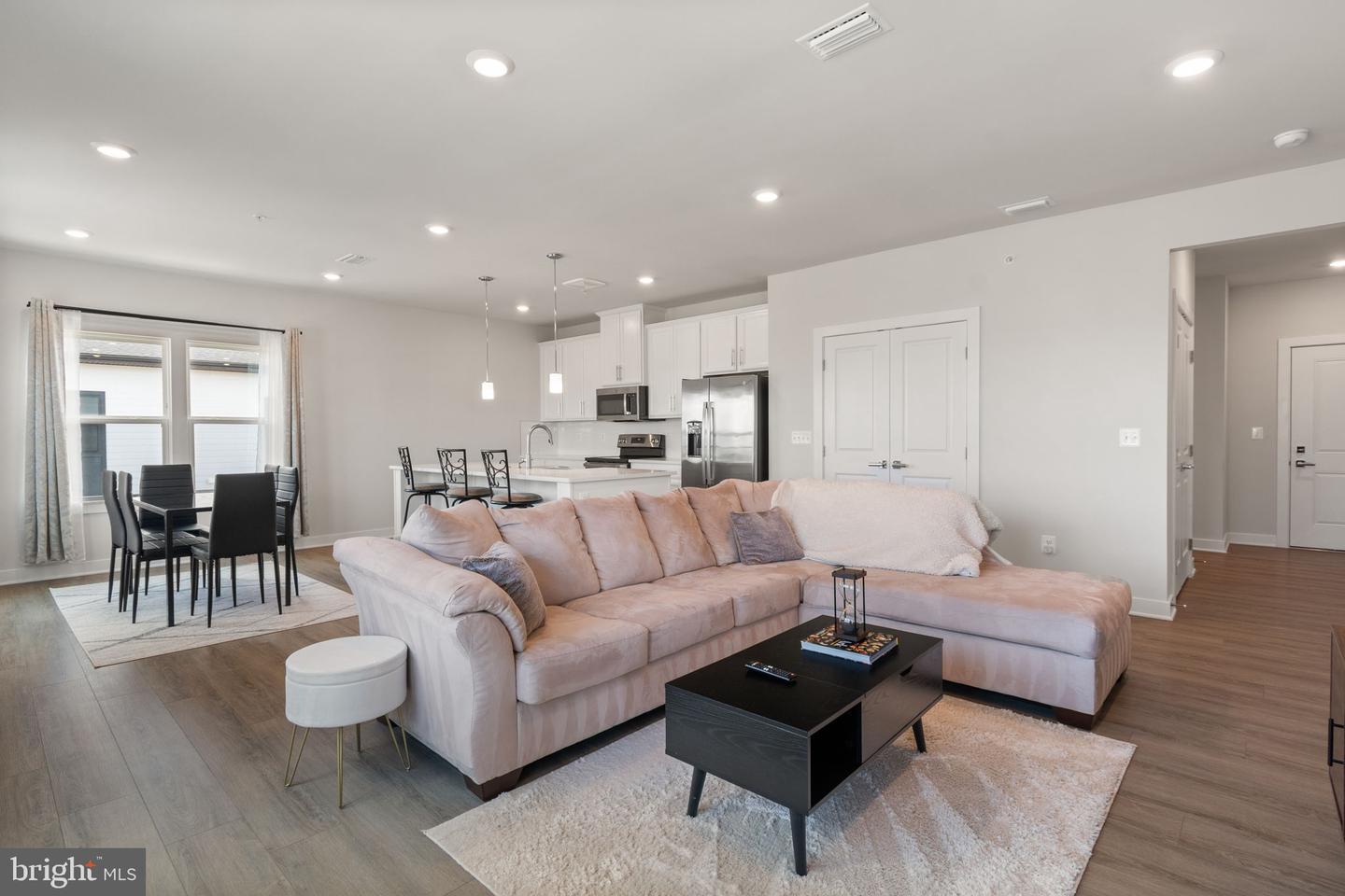 12880 MOSAIC PARK WAY #1-X, HERNDON, Virginia 20171, 2 Bedrooms Bedrooms, 5 Rooms Rooms,2 BathroomsBathrooms,Residential,For sale,12880 MOSAIC PARK WAY #1-X,VAFX2267980 MLS # VAFX2267980
