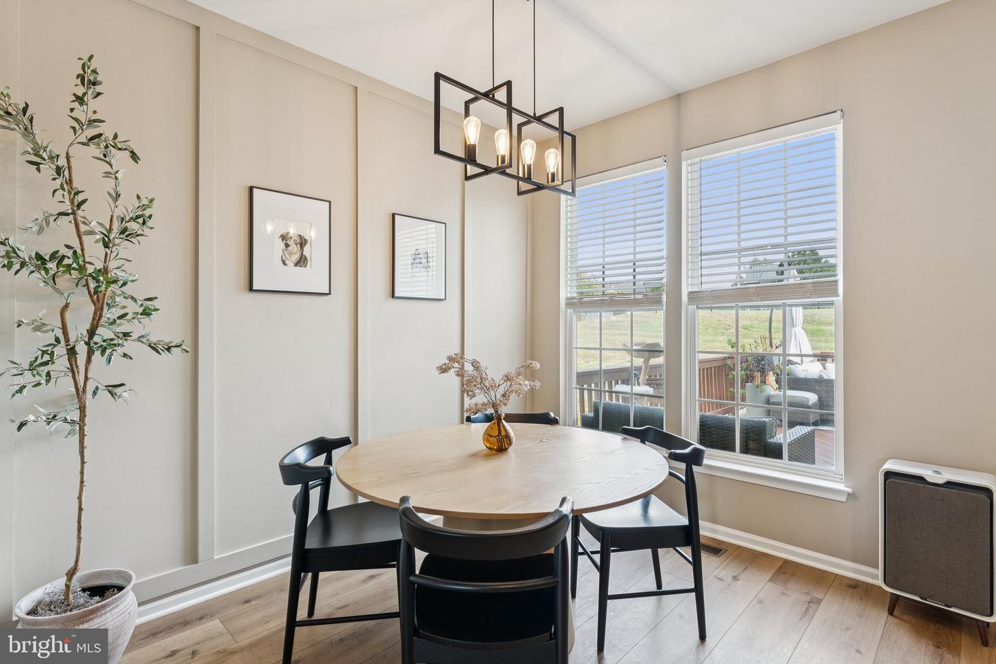 1463 FAWN HOLLOW LN, WOODBRIDGE, Virginia 22191, 3 Bedrooms Bedrooms, ,2 BathroomsBathrooms,Residential,For sale,1463 FAWN HOLLOW LN,VAPW2104302 MLS # VAPW2104302