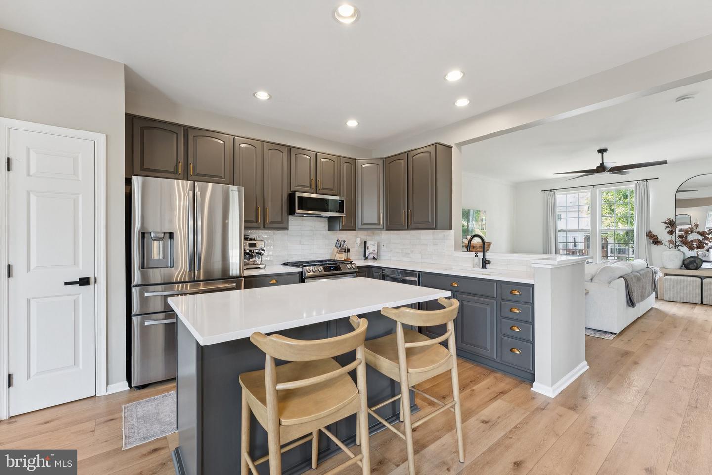 1463 FAWN HOLLOW LN, WOODBRIDGE, Virginia 22191, 3 Bedrooms Bedrooms, ,2 BathroomsBathrooms,Residential,For sale,1463 FAWN HOLLOW LN,VAPW2104302 MLS # VAPW2104302