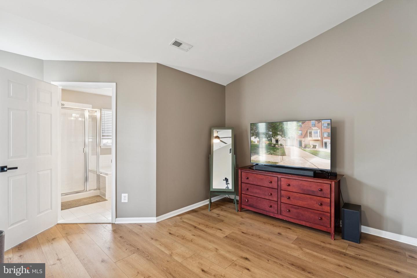 1463 FAWN HOLLOW LN, WOODBRIDGE, Virginia 22191, 3 Bedrooms Bedrooms, ,2 BathroomsBathrooms,Residential,For sale,1463 FAWN HOLLOW LN,VAPW2104302 MLS # VAPW2104302