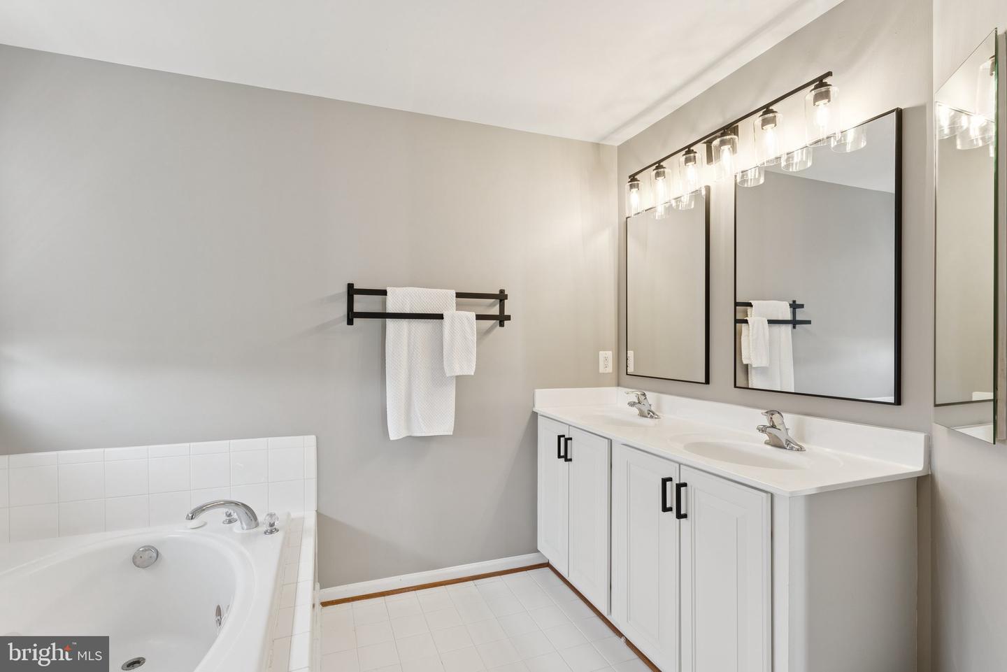 1463 FAWN HOLLOW LN, WOODBRIDGE, Virginia 22191, 3 Bedrooms Bedrooms, ,2 BathroomsBathrooms,Residential,For sale,1463 FAWN HOLLOW LN,VAPW2104302 MLS # VAPW2104302