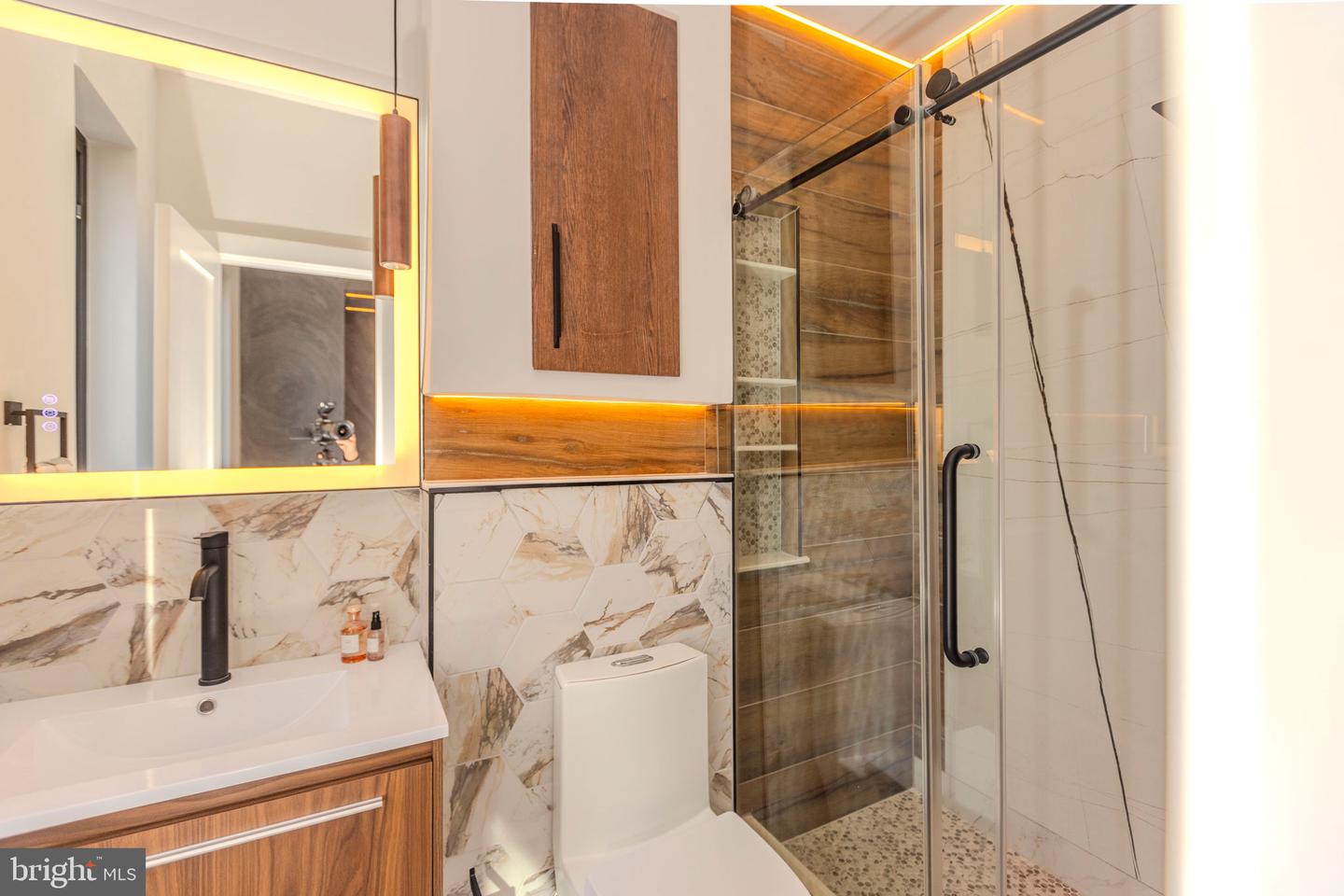3500 7TH ST N, ARLINGTON, Virginia 22201, 6 Bedrooms Bedrooms, ,5 BathroomsBathrooms,Residential,For sale,3500 7TH ST N,VAAR2063868 MLS # VAAR2063868