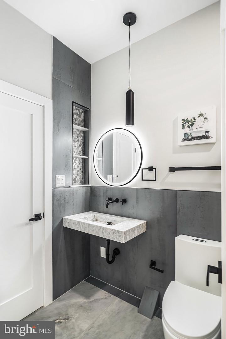 3500 7TH ST N, ARLINGTON, Virginia 22201, 6 Bedrooms Bedrooms, ,5 BathroomsBathrooms,Residential,For sale,3500 7TH ST N,VAAR2063868 MLS # VAAR2063868