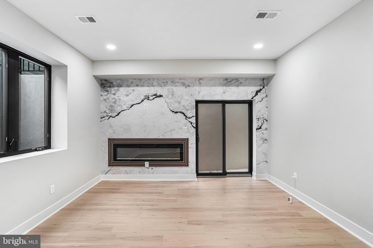 3500 7TH ST N, ARLINGTON, Virginia 22201, 6 Bedrooms Bedrooms, ,5 BathroomsBathrooms,Residential,For sale,3500 7TH ST N,VAAR2063868 MLS # VAAR2063868