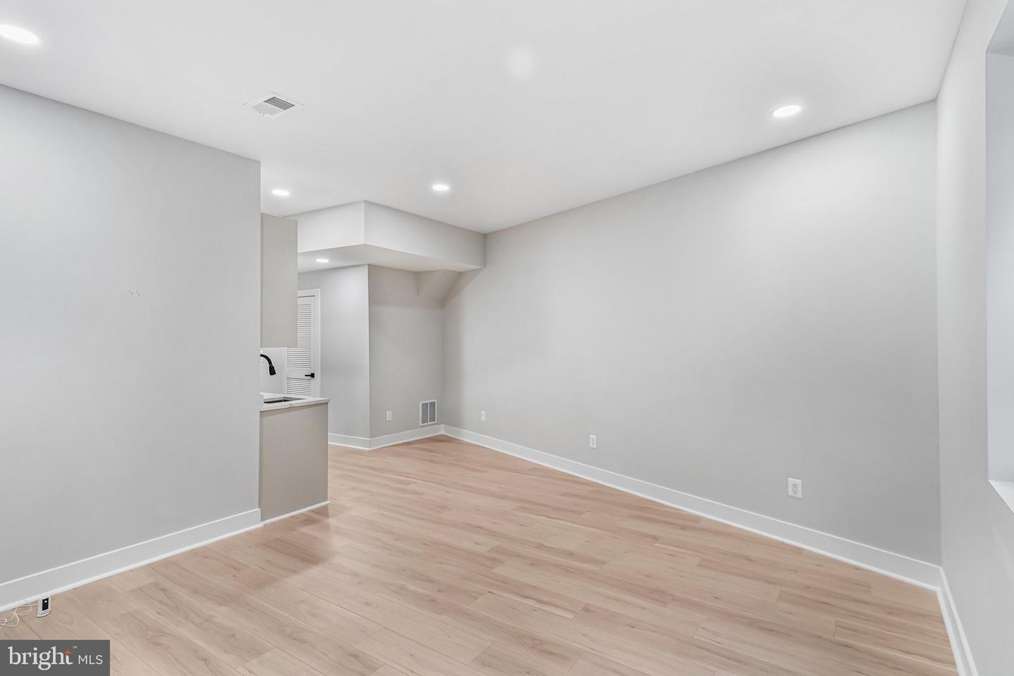 3500 7TH ST N, ARLINGTON, Virginia 22201, 6 Bedrooms Bedrooms, ,5 BathroomsBathrooms,Residential,For sale,3500 7TH ST N,VAAR2063868 MLS # VAAR2063868