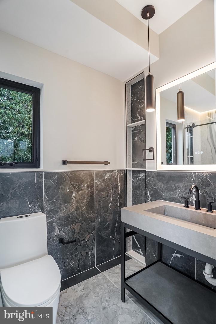 3500 7TH ST N, ARLINGTON, Virginia 22201, 6 Bedrooms Bedrooms, ,5 BathroomsBathrooms,Residential,For sale,3500 7TH ST N,VAAR2063868 MLS # VAAR2063868