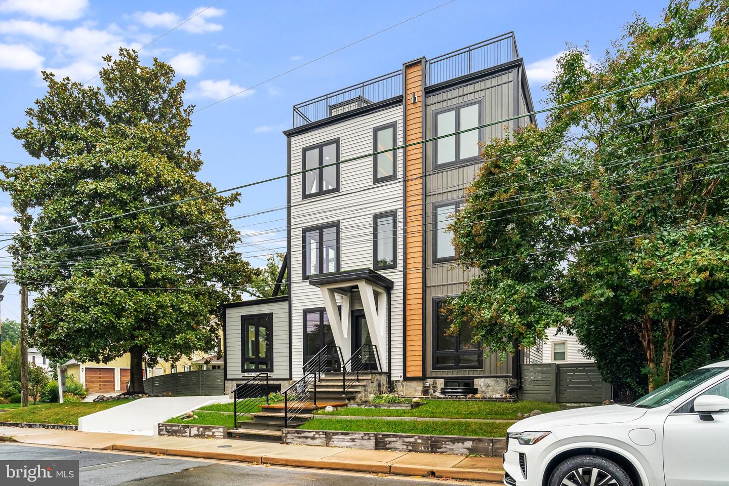 3500 7TH ST N, ARLINGTON, Virginia 22201, 6 Bedrooms Bedrooms, ,5 BathroomsBathrooms,Residential,For sale,3500 7TH ST N,VAAR2063868 MLS # VAAR2063868