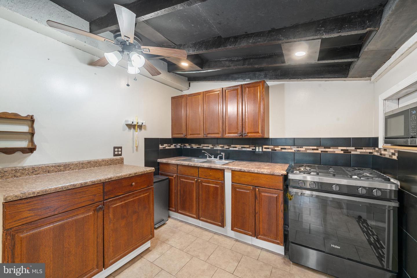 962 WADESVILLE RD, BERRYVILLE, Virginia 22611, 3 Bedrooms Bedrooms, 12 Rooms Rooms,2 BathroomsBathrooms,Residential,For sale,962 WADESVILLE RD,VACL2006076 MLS # VACL2006076