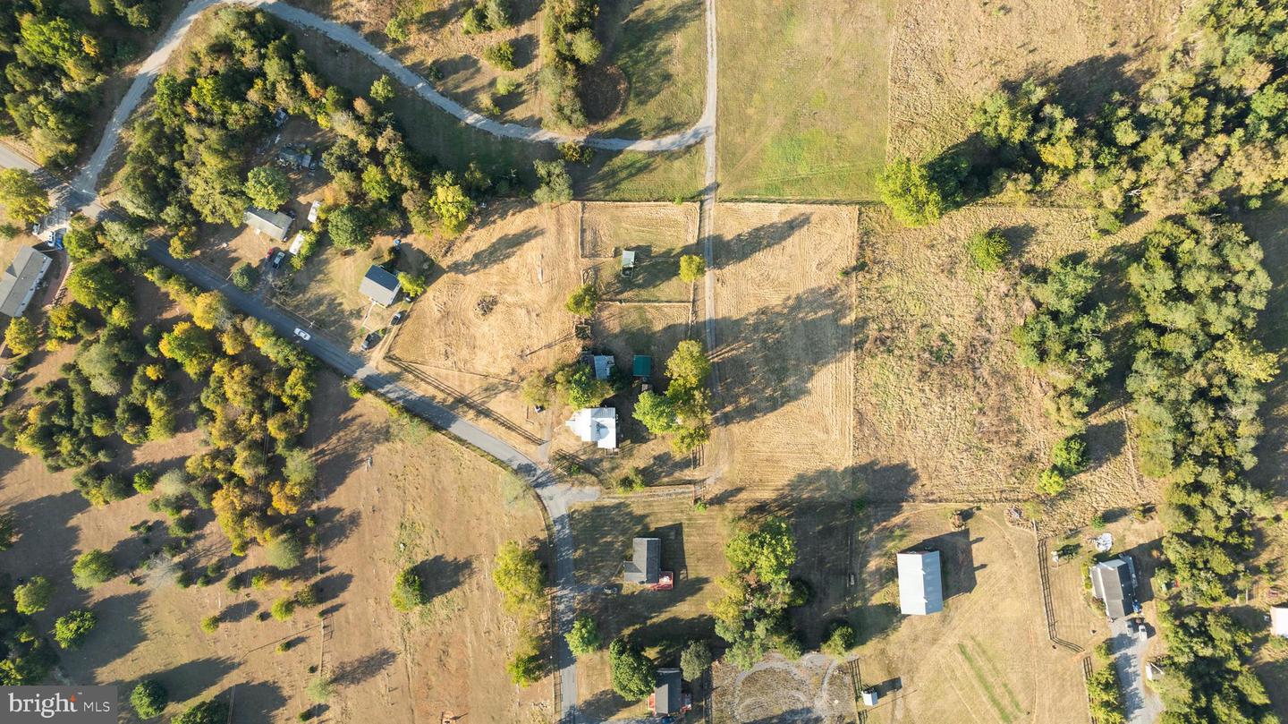962 WADESVILLE RD, BERRYVILLE, Virginia 22611, 3 Bedrooms Bedrooms, 12 Rooms Rooms,2 BathroomsBathrooms,Residential,For sale,962 WADESVILLE RD,VACL2006076 MLS # VACL2006076