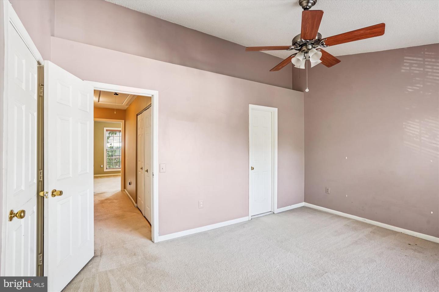 12150 WEDGEWAY CT, FAIRFAX, Virginia 22033, 2 Bedrooms Bedrooms, ,3 BathroomsBathrooms,Residential,For sale,12150 WEDGEWAY CT,VAFX2268206 MLS # VAFX2268206