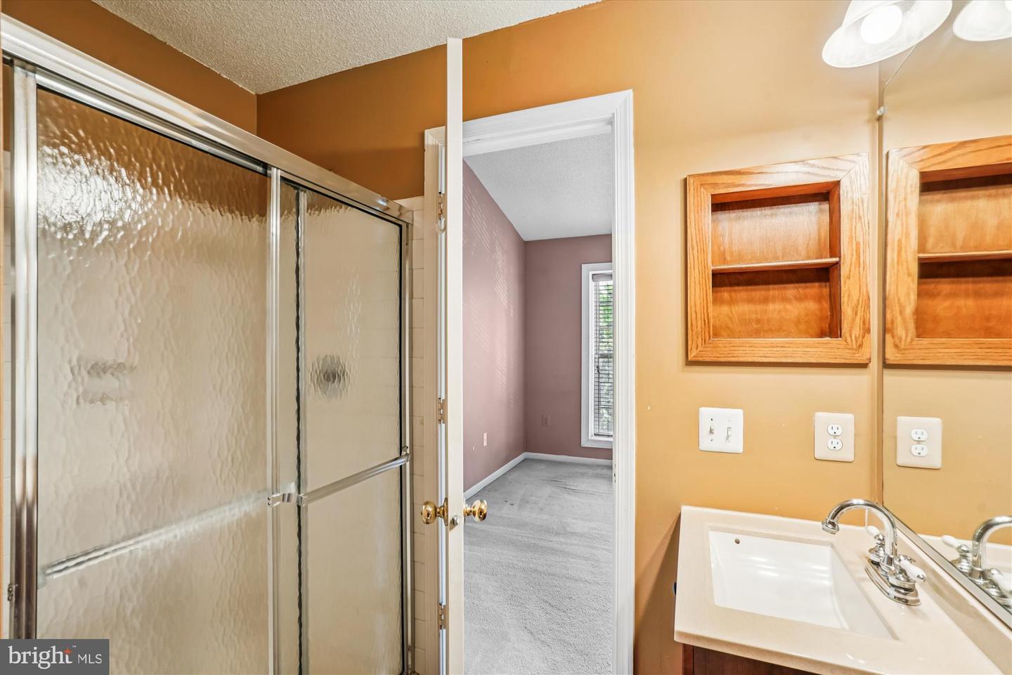 12150 WEDGEWAY CT, FAIRFAX, Virginia 22033, 2 Bedrooms Bedrooms, ,3 BathroomsBathrooms,Residential,For sale,12150 WEDGEWAY CT,VAFX2268206 MLS # VAFX2268206