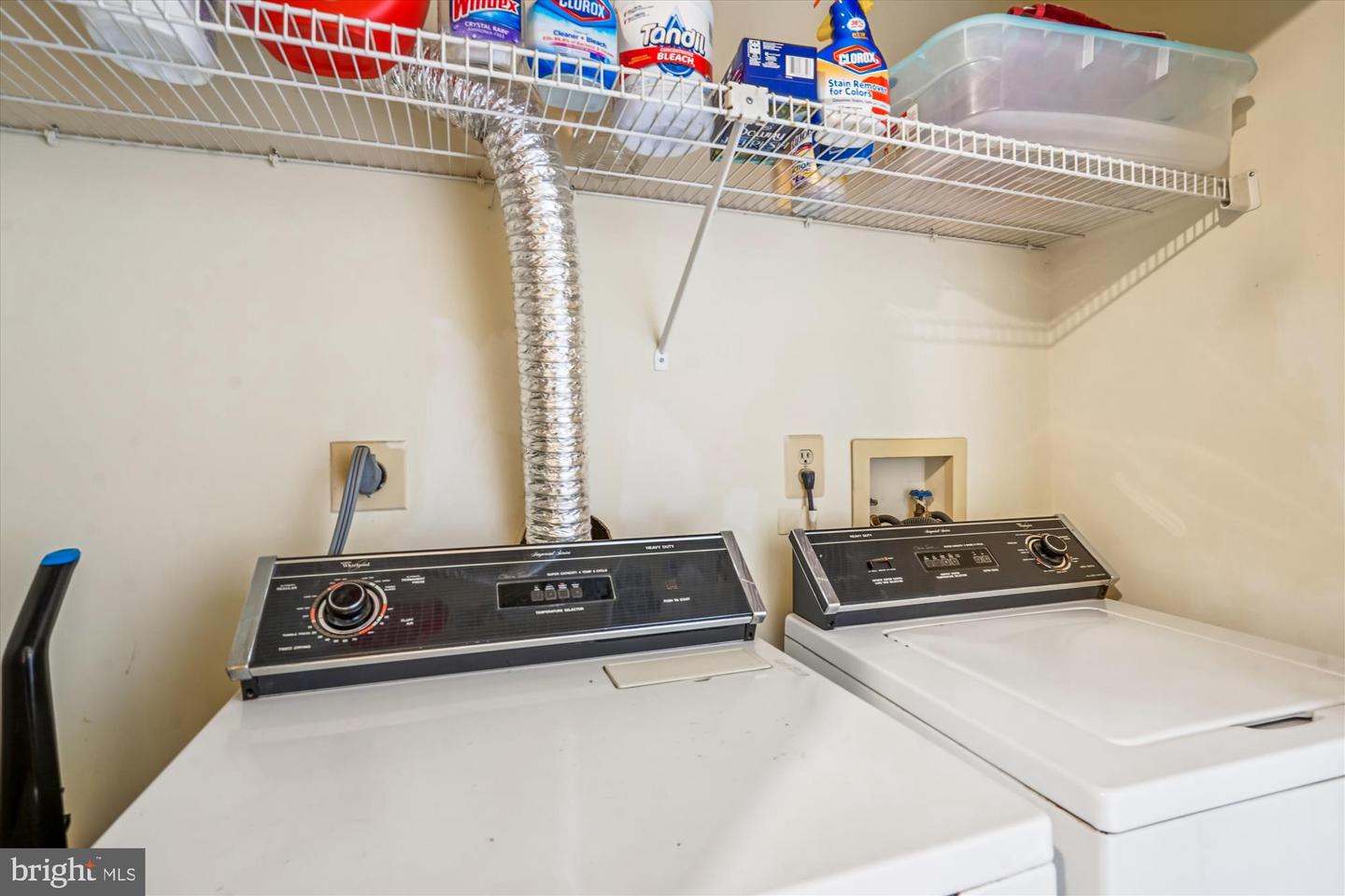 12150 WEDGEWAY CT, FAIRFAX, Virginia 22033, 2 Bedrooms Bedrooms, ,3 BathroomsBathrooms,Residential,For sale,12150 WEDGEWAY CT,VAFX2268206 MLS # VAFX2268206