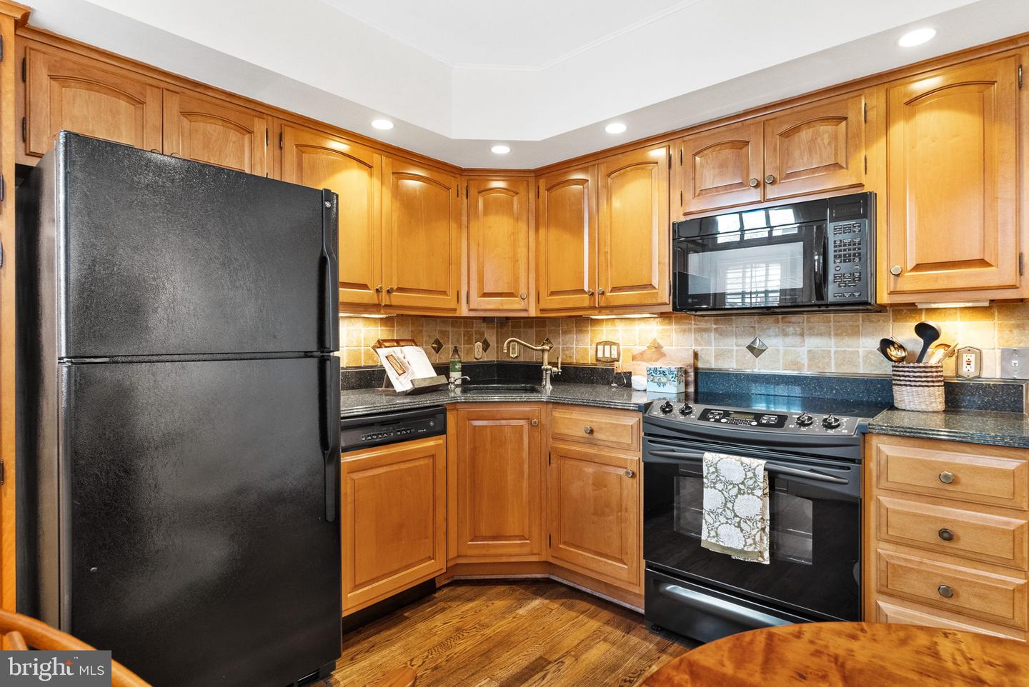 647 S COLUMBUS ST, ALEXANDRIA, Virginia 22314, 2 Bedrooms Bedrooms, ,1 BathroomBathrooms,Residential,For sale,647 S COLUMBUS ST,VAAX2049908 MLS # VAAX2049908