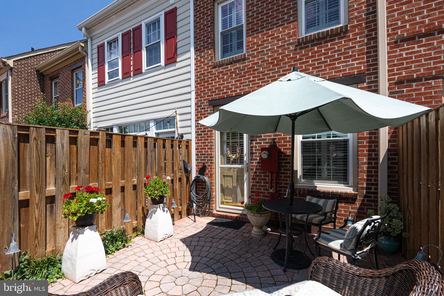 647 S COLUMBUS ST, ALEXANDRIA, Virginia 22314, 2 Bedrooms Bedrooms, ,1 BathroomBathrooms,Residential,For sale,647 S COLUMBUS ST,VAAX2049908 MLS # VAAX2049908