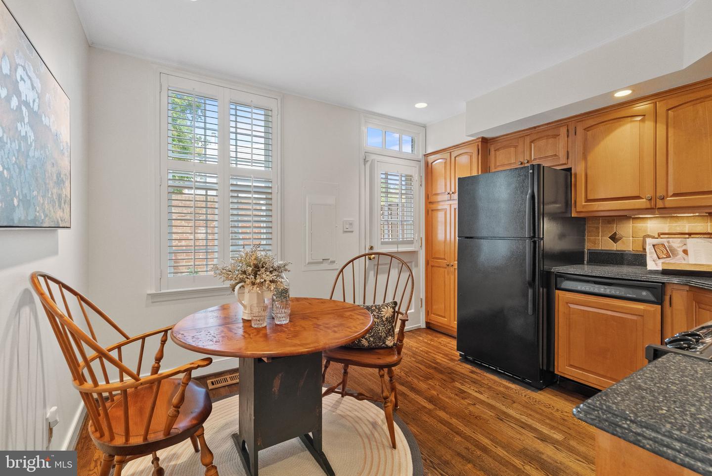 647 S COLUMBUS ST, ALEXANDRIA, Virginia 22314, 2 Bedrooms Bedrooms, ,1 BathroomBathrooms,Residential,For sale,647 S COLUMBUS ST,VAAX2049908 MLS # VAAX2049908
