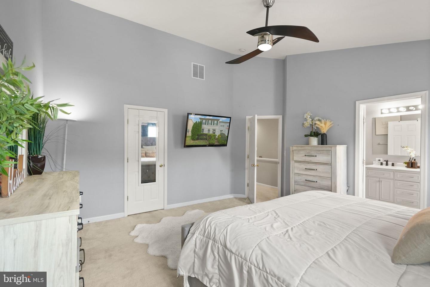 15670 MENDOZA LN, WOODBRIDGE, Virginia 22191, 3 Bedrooms Bedrooms, ,3 BathroomsBathrooms,Residential,For sale,15670 MENDOZA LN,VAPW2104360 MLS # VAPW2104360