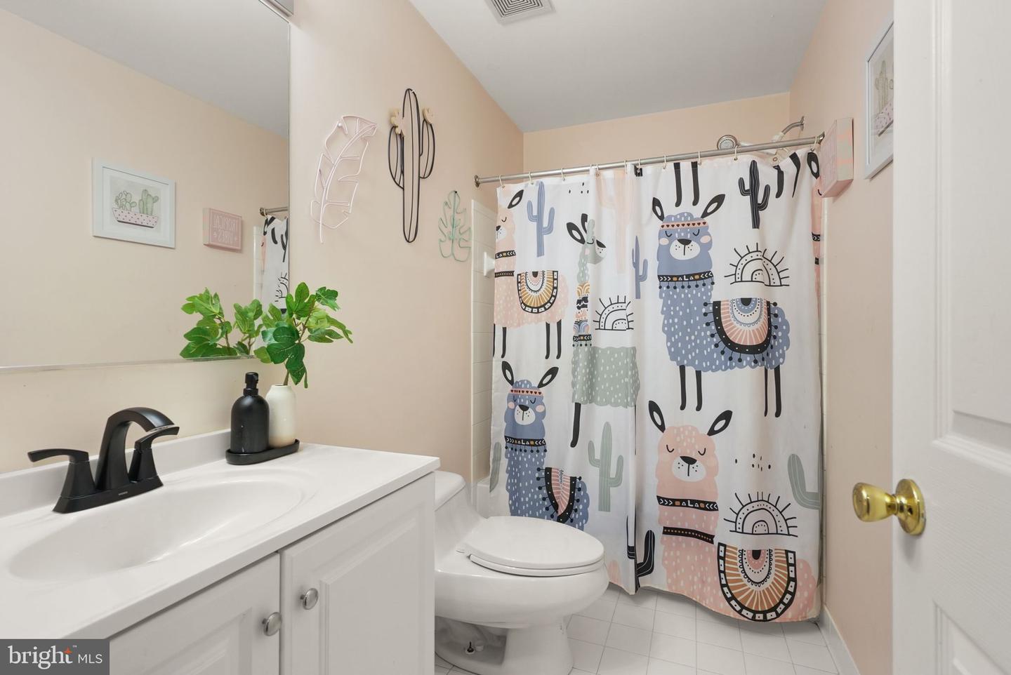 15670 MENDOZA LN, WOODBRIDGE, Virginia 22191, 3 Bedrooms Bedrooms, ,3 BathroomsBathrooms,Residential,For sale,15670 MENDOZA LN,VAPW2104360 MLS # VAPW2104360