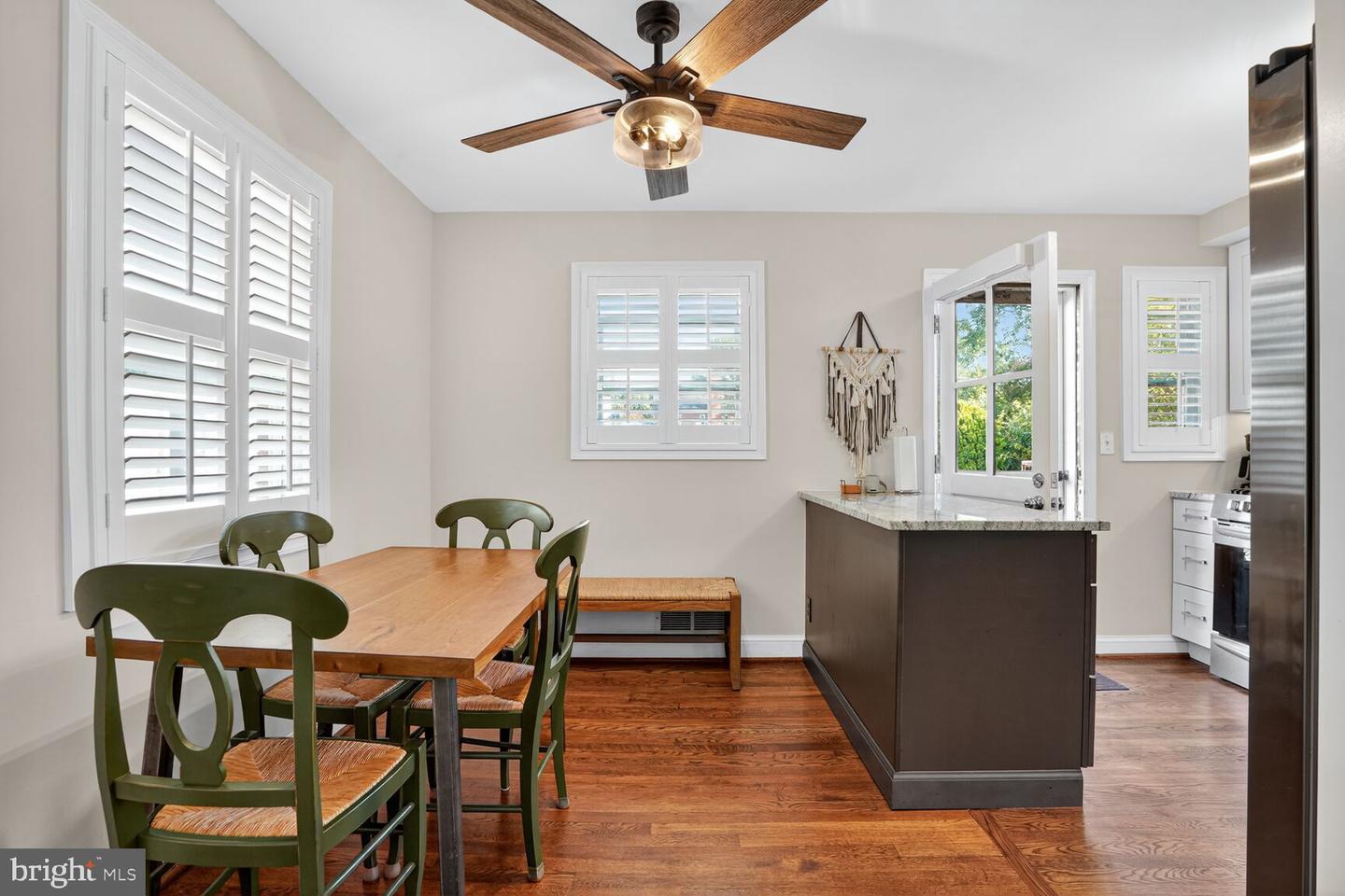 16 E MONROE AVE, ALEXANDRIA, Virginia 22301, 3 Bedrooms Bedrooms, ,2 BathroomsBathrooms,Residential,For sale,16 E MONROE AVE,VAAX2049926 MLS # VAAX2049926