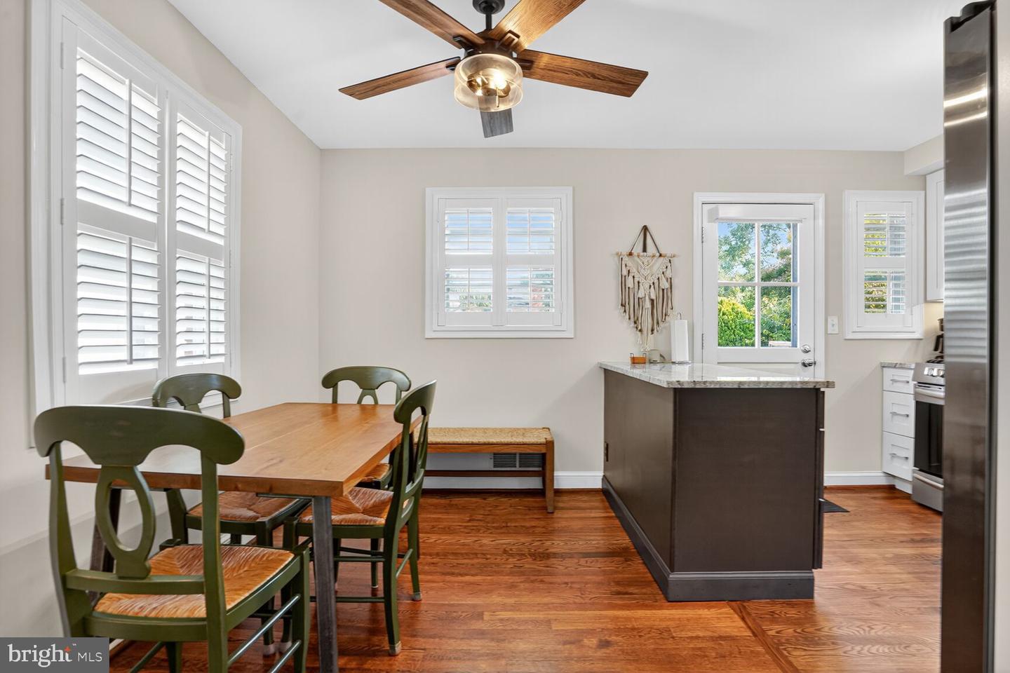 16 E MONROE AVE, ALEXANDRIA, Virginia 22301, 3 Bedrooms Bedrooms, ,2 BathroomsBathrooms,Residential,For sale,16 E MONROE AVE,VAAX2049926 MLS # VAAX2049926