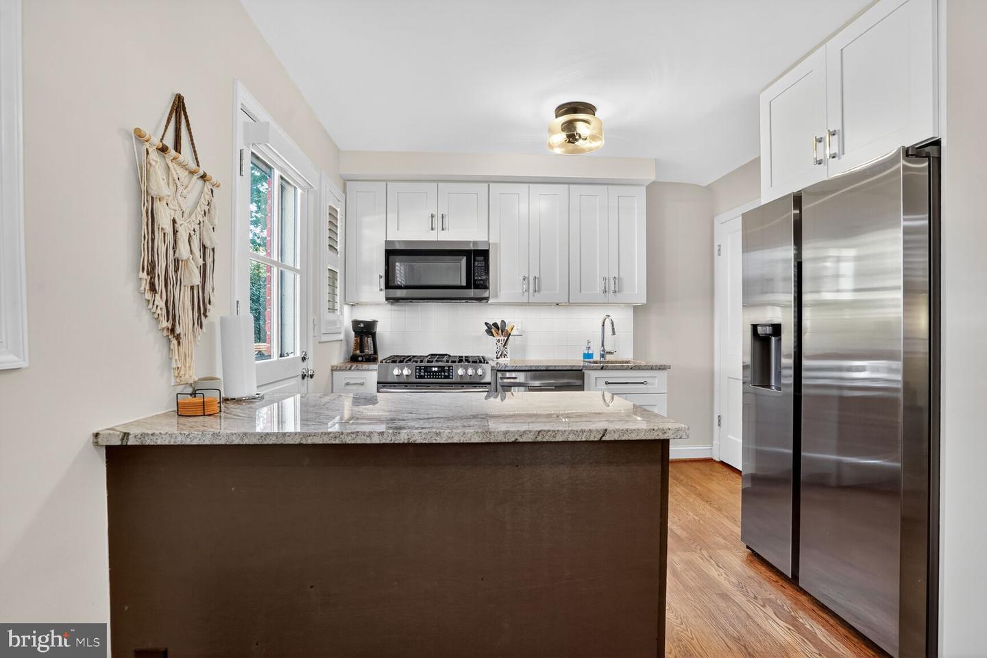 16 E MONROE AVE, ALEXANDRIA, Virginia 22301, 3 Bedrooms Bedrooms, ,2 BathroomsBathrooms,Residential,For sale,16 E MONROE AVE,VAAX2049926 MLS # VAAX2049926