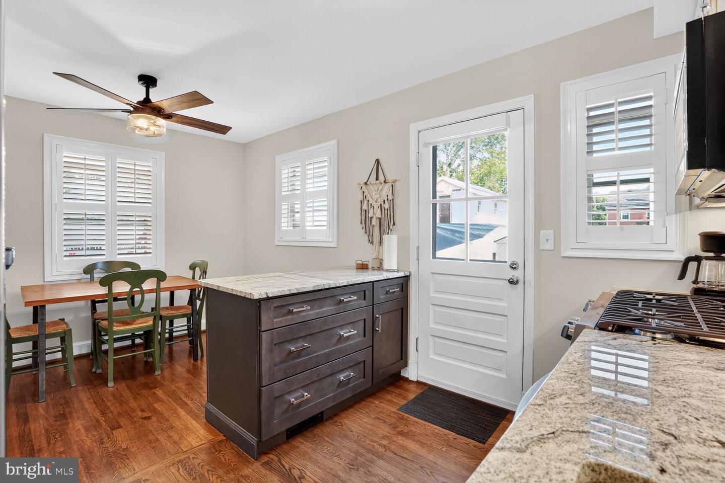 16 E MONROE AVE, ALEXANDRIA, Virginia 22301, 3 Bedrooms Bedrooms, ,2 BathroomsBathrooms,Residential,For sale,16 E MONROE AVE,VAAX2049926 MLS # VAAX2049926