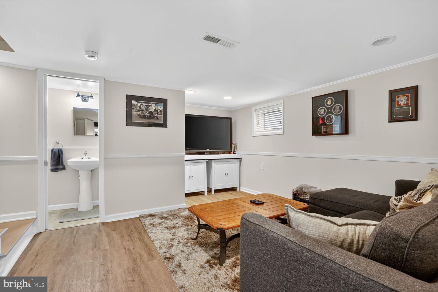 16 E MONROE AVE, ALEXANDRIA, Virginia 22301, 3 Bedrooms Bedrooms, ,2 BathroomsBathrooms,Residential,For sale,16 E MONROE AVE,VAAX2049926 MLS # VAAX2049926