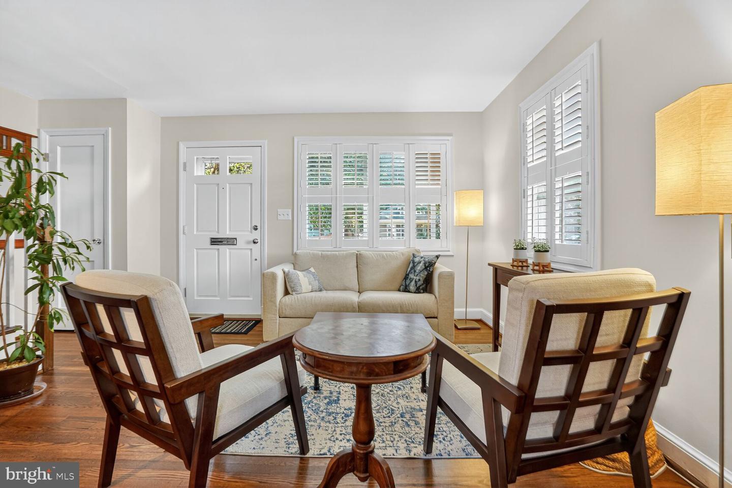 16 E MONROE AVE, ALEXANDRIA, Virginia 22301, 3 Bedrooms Bedrooms, ,2 BathroomsBathrooms,Residential,For sale,16 E MONROE AVE,VAAX2049926 MLS # VAAX2049926