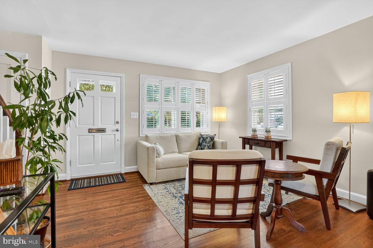 16 E MONROE AVE, ALEXANDRIA, Virginia 22301, 3 Bedrooms Bedrooms, ,2 BathroomsBathrooms,Residential,For sale,16 E MONROE AVE,VAAX2049926 MLS # VAAX2049926