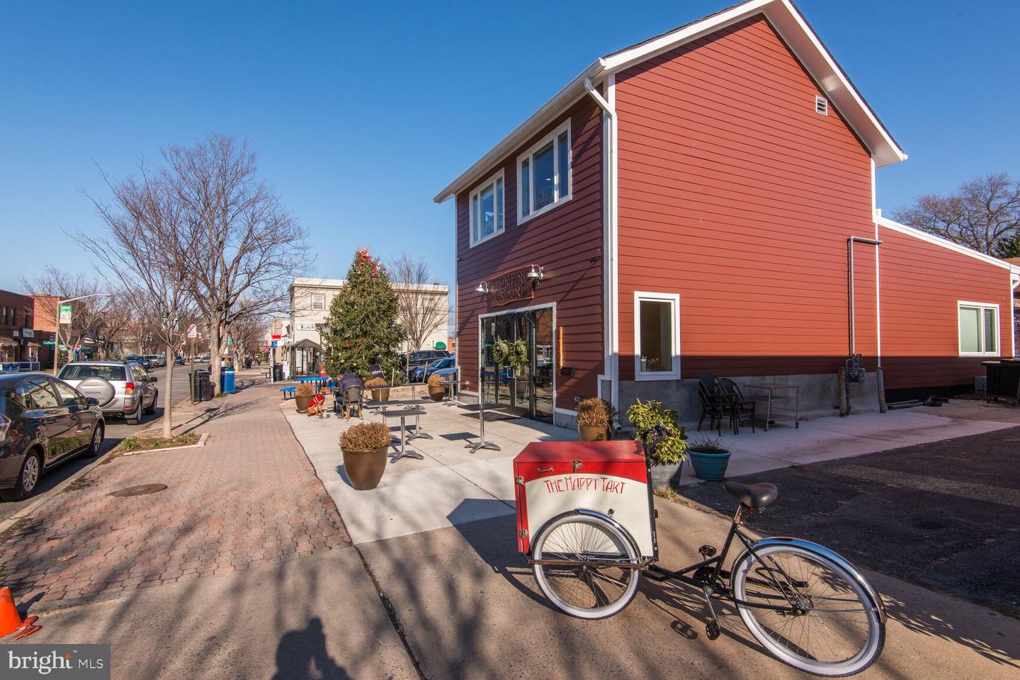 16 E MONROE AVE, ALEXANDRIA, Virginia 22301, 3 Bedrooms Bedrooms, ,2 BathroomsBathrooms,Residential,For sale,16 E MONROE AVE,VAAX2049926 MLS # VAAX2049926