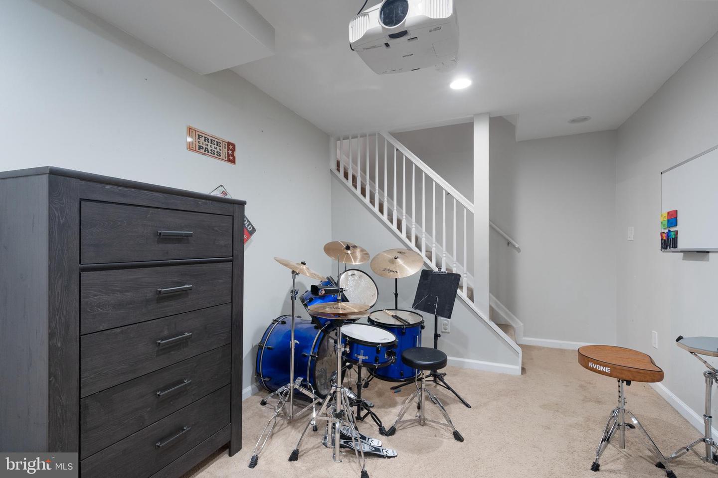5900 CARTERS OAK CT, BURKE, Virginia 22015, 4 Bedrooms Bedrooms, ,2 BathroomsBathrooms,Residential,For sale,5900 CARTERS OAK CT,VAFX2268174 MLS # VAFX2268174