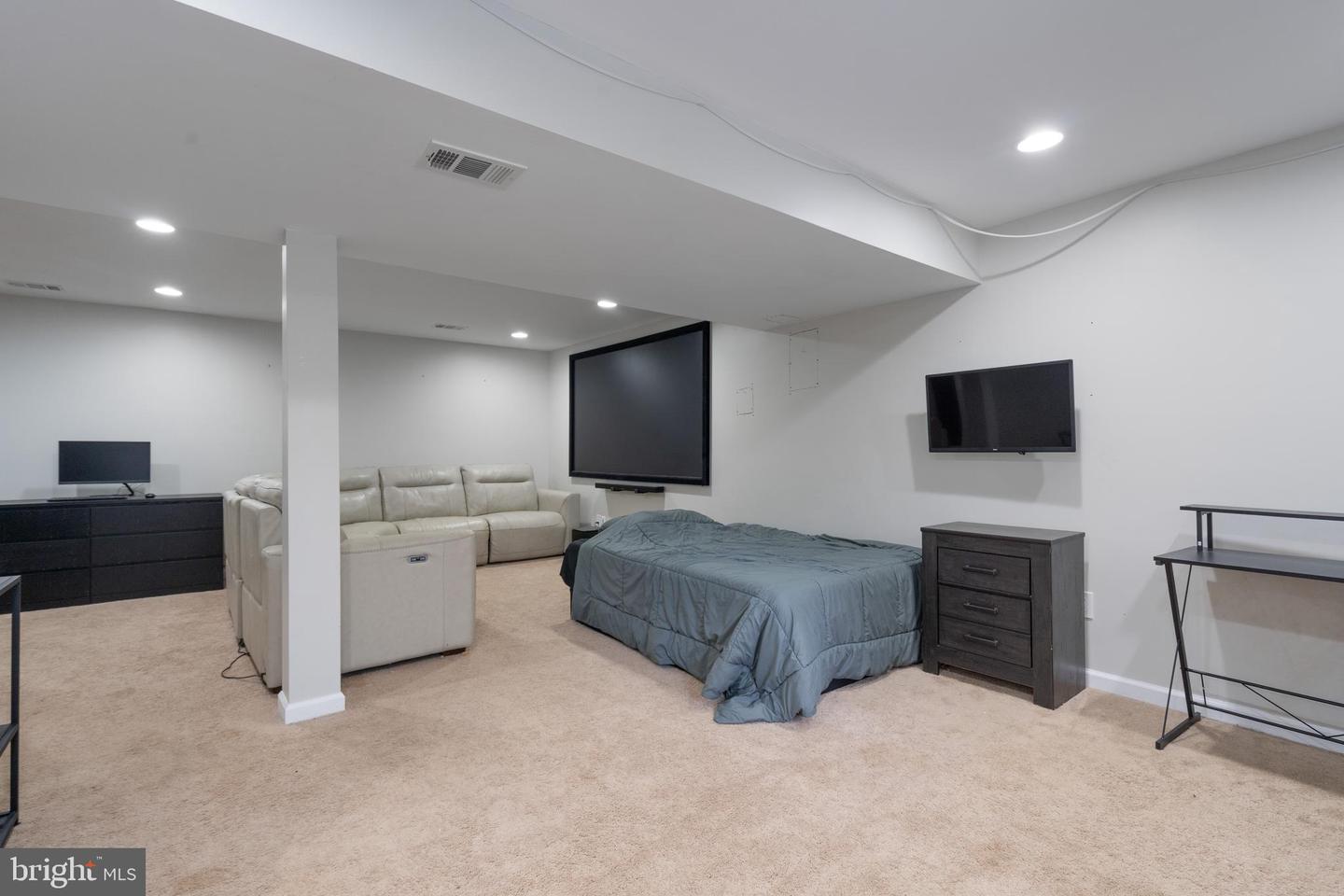 5900 CARTERS OAK CT, BURKE, Virginia 22015, 4 Bedrooms Bedrooms, ,2 BathroomsBathrooms,Residential,For sale,5900 CARTERS OAK CT,VAFX2268174 MLS # VAFX2268174