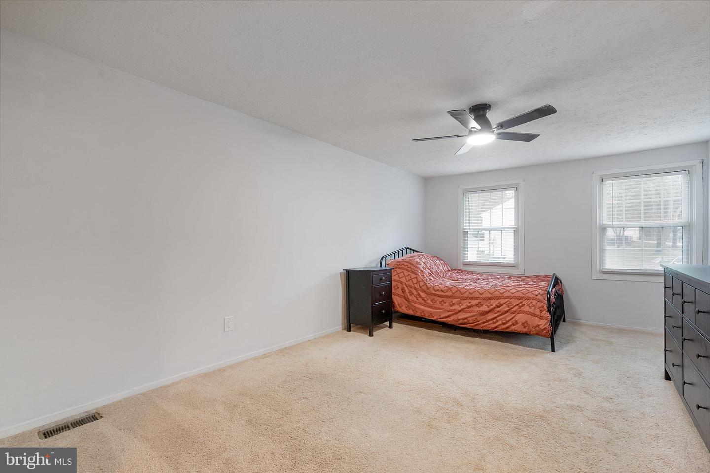 5900 CARTERS OAK CT, BURKE, Virginia 22015, 4 Bedrooms Bedrooms, ,2 BathroomsBathrooms,Residential,For sale,5900 CARTERS OAK CT,VAFX2268174 MLS # VAFX2268174