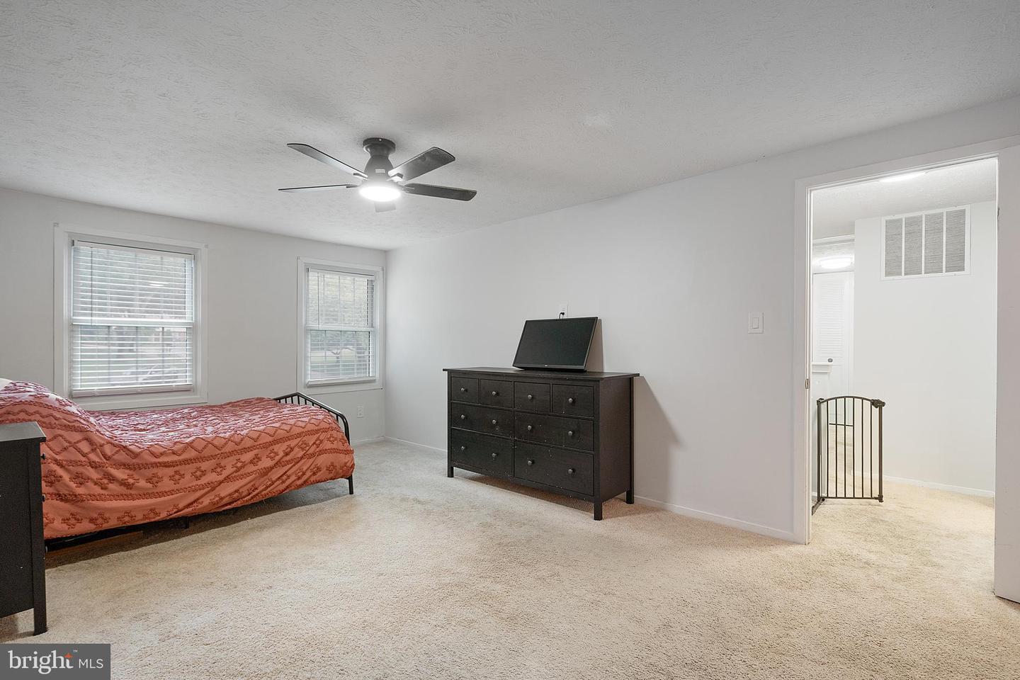 5900 CARTERS OAK CT, BURKE, Virginia 22015, 4 Bedrooms Bedrooms, ,2 BathroomsBathrooms,Residential,For sale,5900 CARTERS OAK CT,VAFX2268174 MLS # VAFX2268174
